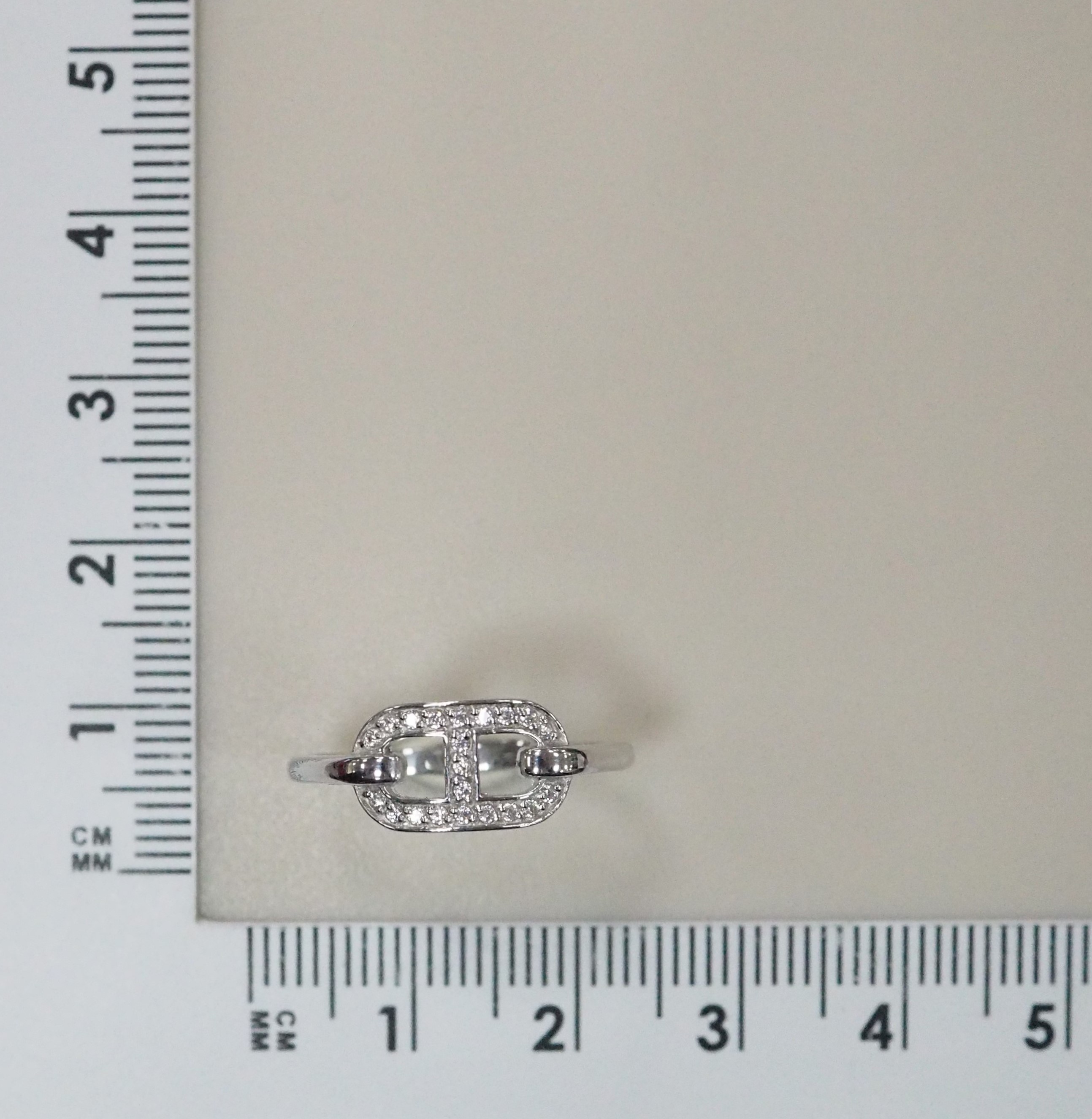 Серебряное кольцо 925 пробы; вставки 21 Фианит бесцв.;